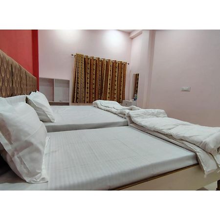 Hotel Shree Puram Waranasi Zewnętrze zdjęcie