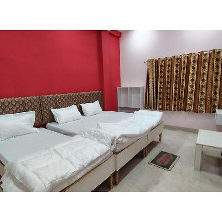 Hotel Shree Puram Waranasi Zewnętrze zdjęcie