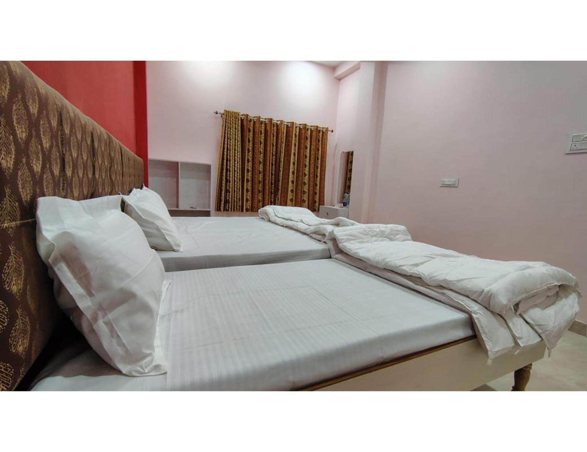 Hotel Shree Puram Waranasi Zewnętrze zdjęcie